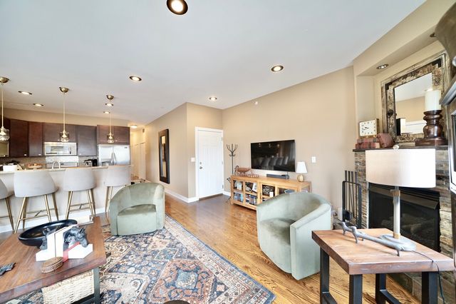 7934 W GRAND Avenue 2W, Elmwood Park, IL 60707