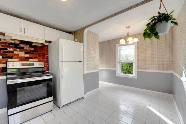 10 Maplewood Drive, Pawtucket, RI 02861