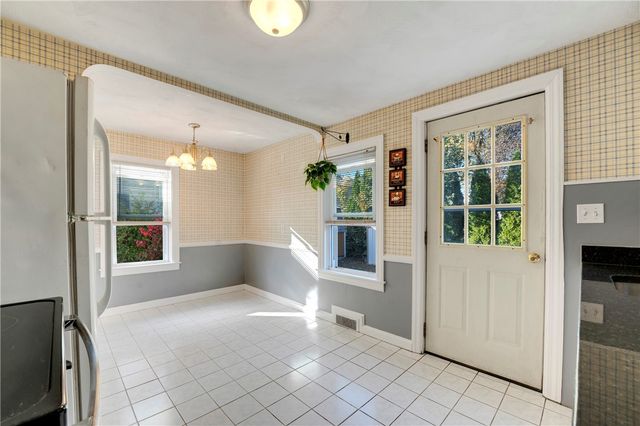 10 Maplewood Drive, Pawtucket, RI 02861