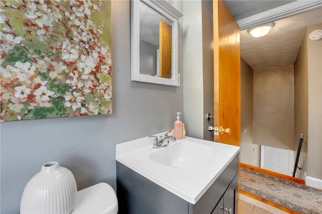 10 Maplewood Drive, Pawtucket, RI 02861