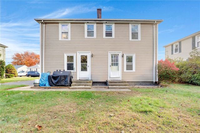 10 Maplewood Drive, Pawtucket, RI 02861