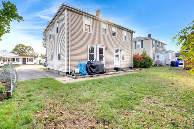 10 Maplewood Drive, Pawtucket, RI 02861