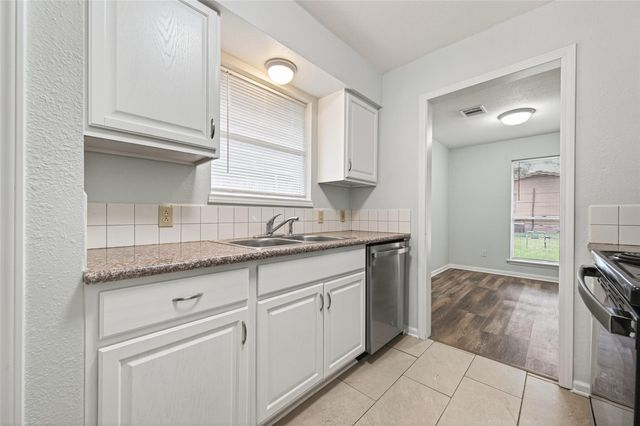 2103 Briar Ridge Drive, Rosenberg, TX 77471