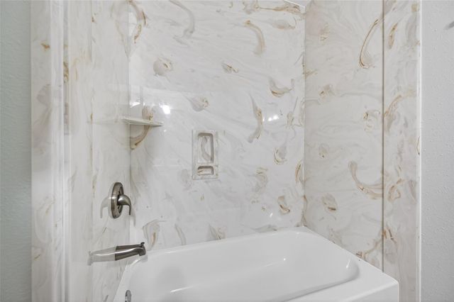 2103 Briar Ridge Drive, Rosenberg, TX 77471