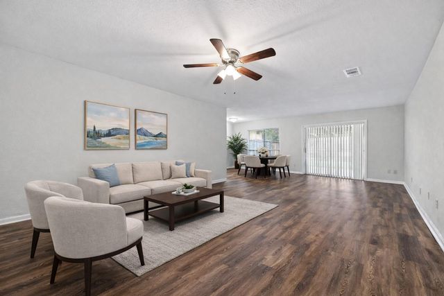 2103 Briar Ridge Drive, Rosenberg, TX 77471