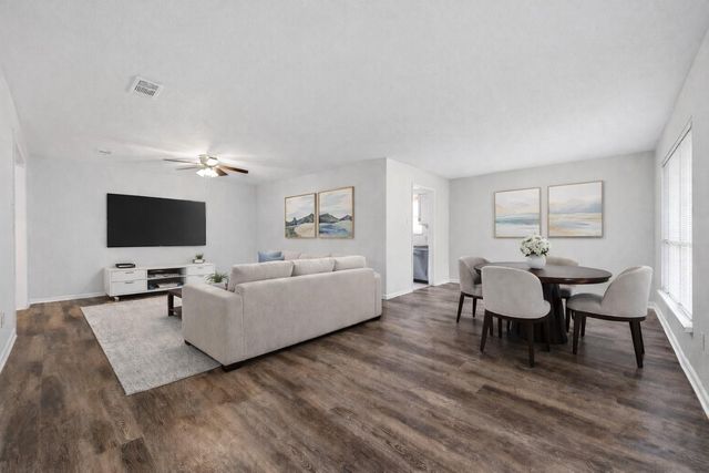 2103 Briar Ridge Drive, Rosenberg, TX 77471