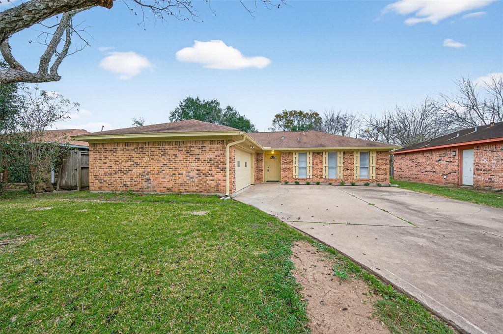 2103 Briar Ridge Drive, Rosenberg, TX 77471