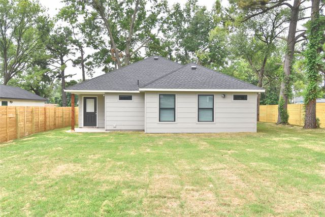 217 W 40th Place, Sand Springs, OK 74063