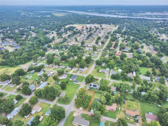 217 W 40th Place, Sand Springs, OK 74063