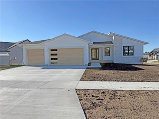 717 Pointer Circle, Center Point, IA 52213