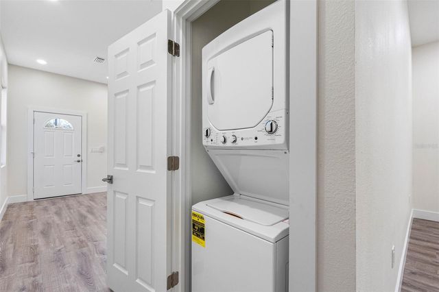 10247 LAKE DRIVE, New Port Richey, FL 34654