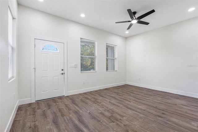 10247 LAKE DRIVE, New Port Richey, FL 34654