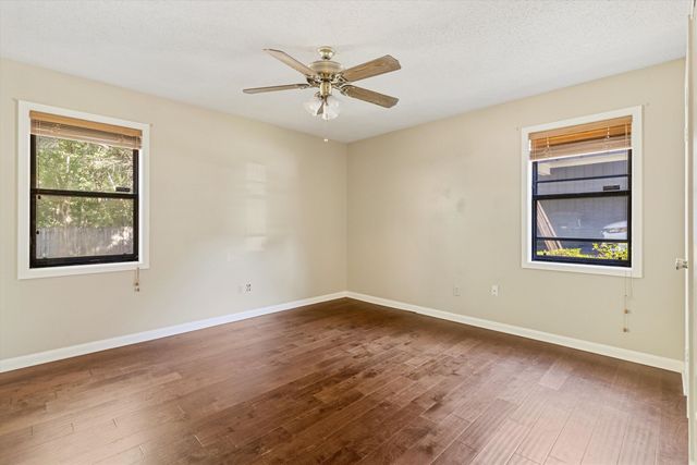8130 SHALLOW GLEN TRL, Memphis, TN 38016