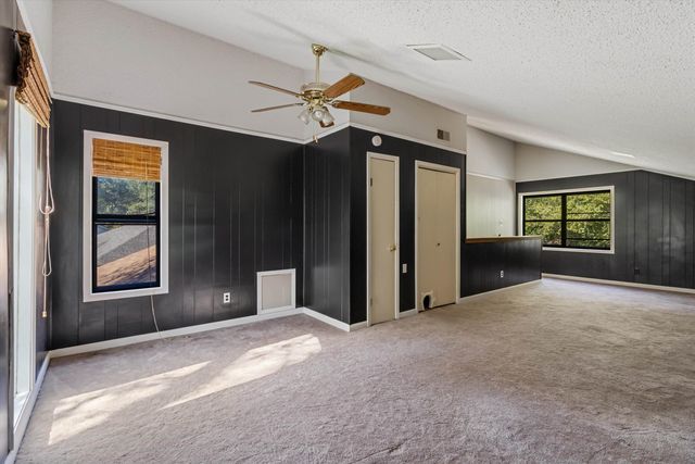 8130 SHALLOW GLEN TRL, Memphis, TN 38016