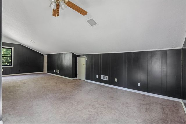 8130 SHALLOW GLEN TRL, Memphis, TN 38016