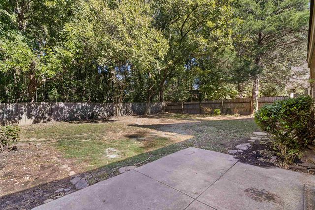 8130 SHALLOW GLEN TRL, Memphis, TN 38016