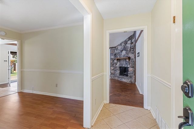 8130 SHALLOW GLEN TRL, Memphis, TN 38016