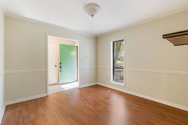 8130 SHALLOW GLEN TRL, Memphis, TN 38016