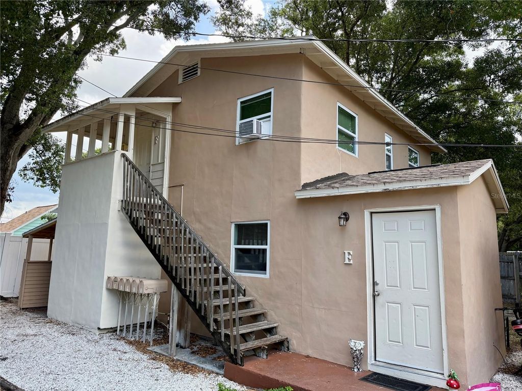 908 BEVERLY AVENUE F, Largo, FL 33770