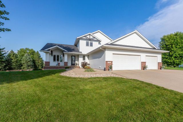 120 Callaway Court, Mankato, MN 56001