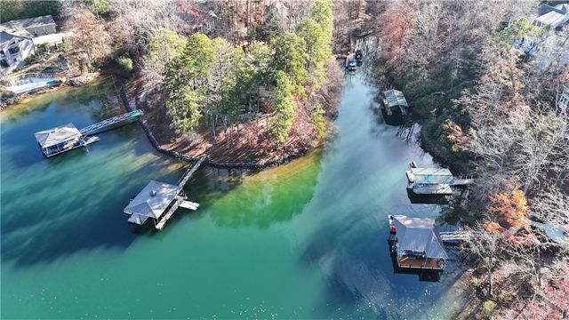 527 N Flagship Drive, Salem, SC 29676