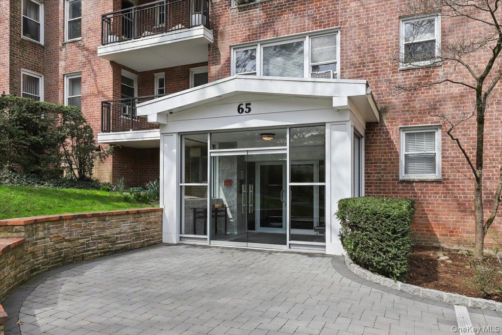 65 Durham Road 3F, Bronxville, NY 10708