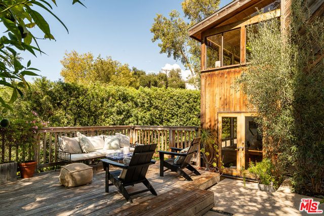 4100 Madelia Avenue, Los Angeles, CA 91403