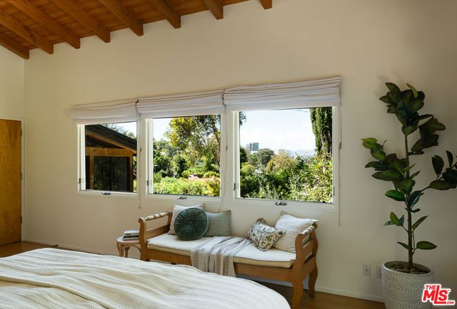 4100 Madelia Avenue, Los Angeles, CA 91403