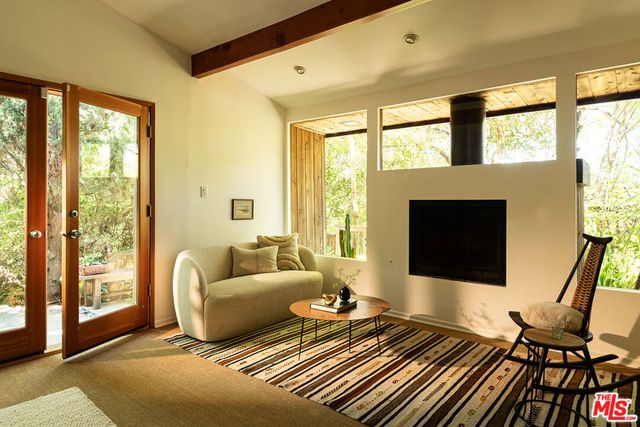 4100 Madelia Avenue, Los Angeles, CA 91403
