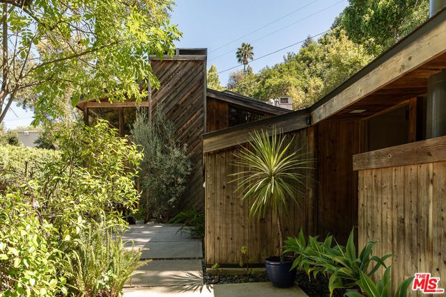 4100 Madelia Avenue, Los Angeles, CA 91403