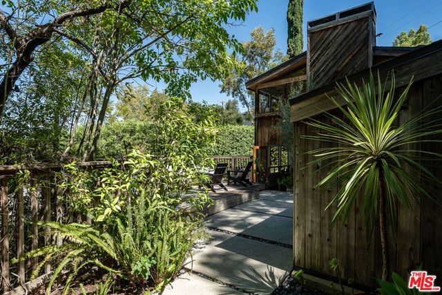 4100 Madelia Avenue, Los Angeles, CA 91403