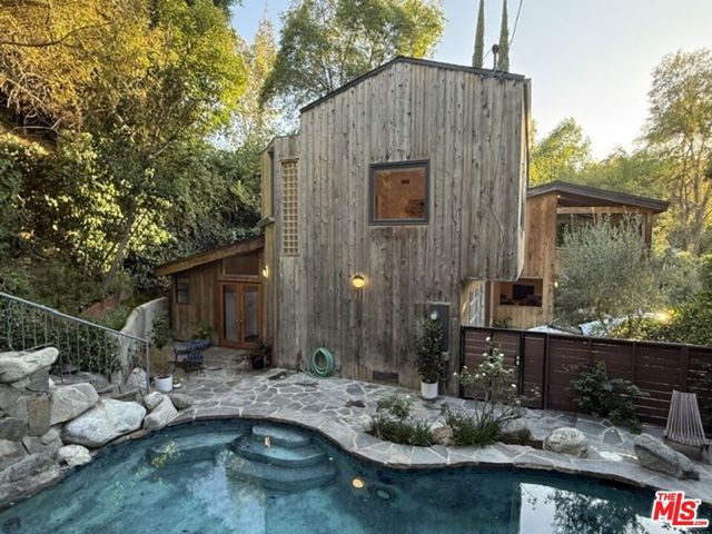 4100 Madelia Avenue, Los Angeles, CA 91403