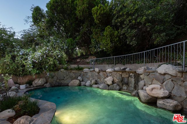 4100 Madelia Avenue, Los Angeles, CA 91403