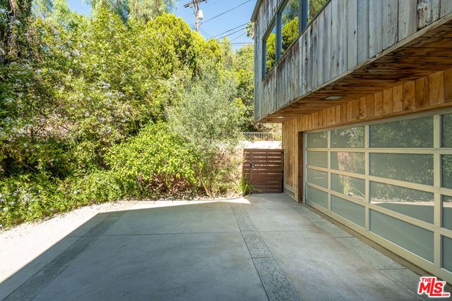 4100 Madelia Avenue, Los Angeles, CA 91403