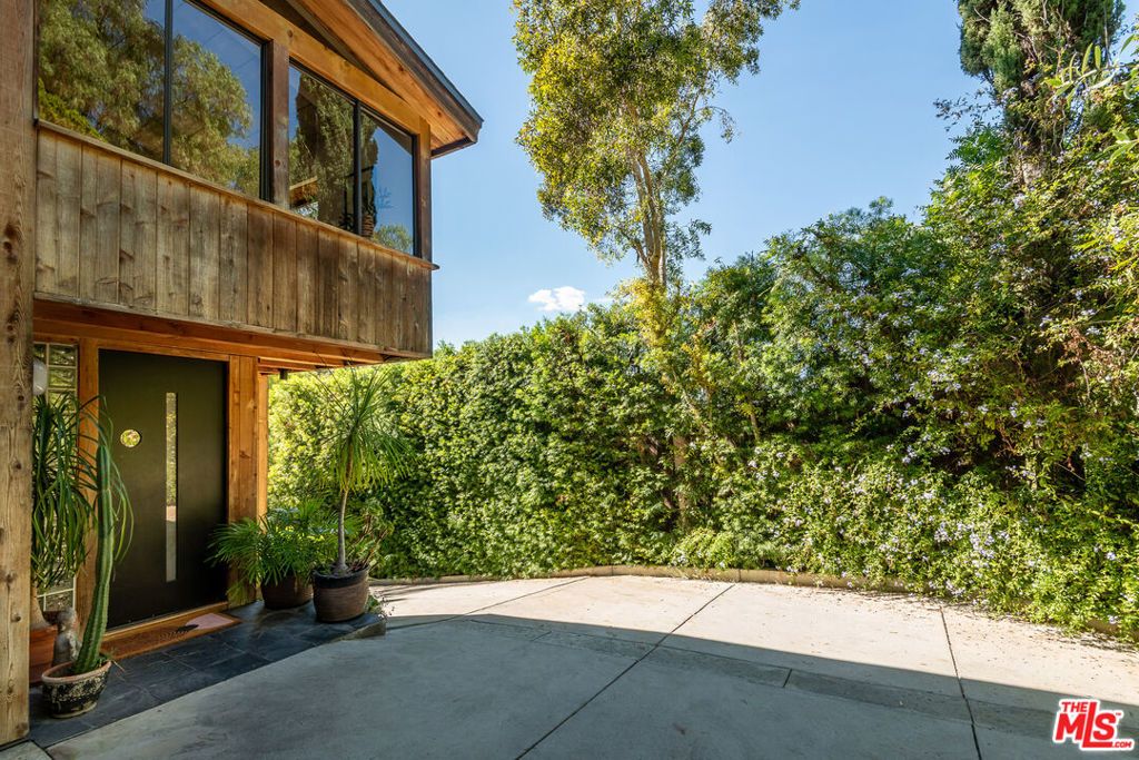 4100 Madelia Avenue, Los Angeles, CA 91403 — photo 3