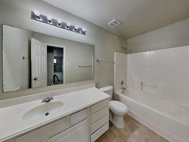 508 Lead Creek Drive, Fort Worth, TX 76131