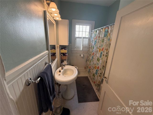 2104 Midwood Place, Charlotte, NC 28205