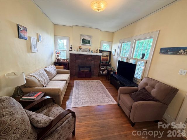 2104 Midwood Place, Charlotte, NC 28205