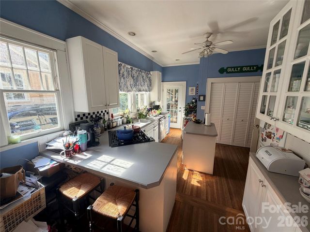 2104 Midwood Place, Charlotte, NC 28205