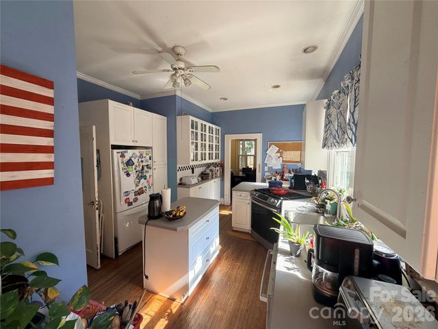 2104 Midwood Place, Charlotte, NC 28205