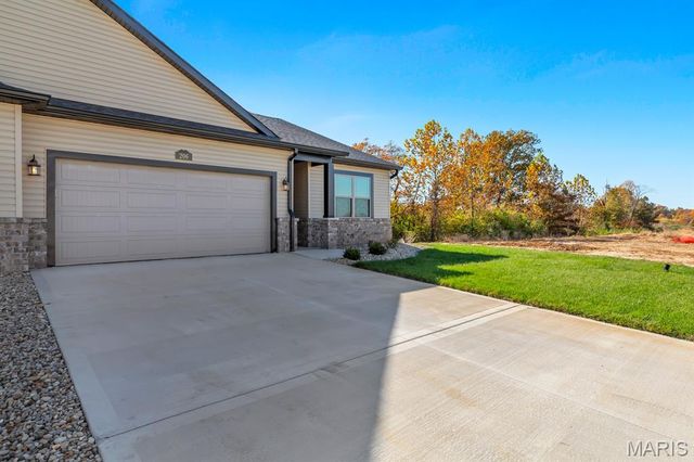 206 Wrigley Field, Bethalto, IL 62010