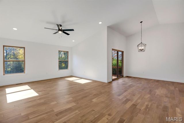 206 Wrigley Field, Bethalto, IL 62010