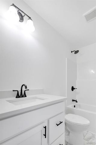 206 Wrigley Field, Bethalto, IL 62010