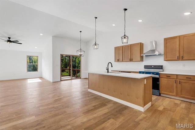 206 Wrigley Field, Bethalto, IL 62010