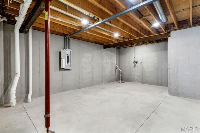 206 Wrigley Field, Bethalto, IL 62010