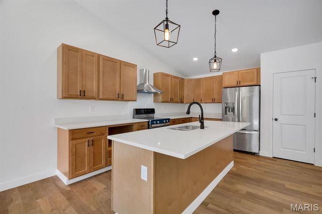 206 Wrigley Field, Bethalto, IL 62010