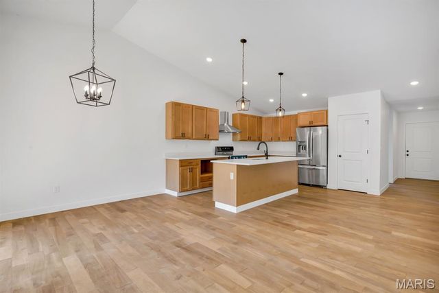 206 Wrigley Field, Bethalto, IL 62010