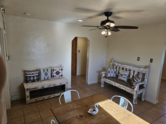 534 MISSION Avenue NE, Albuquerque, NM 87107