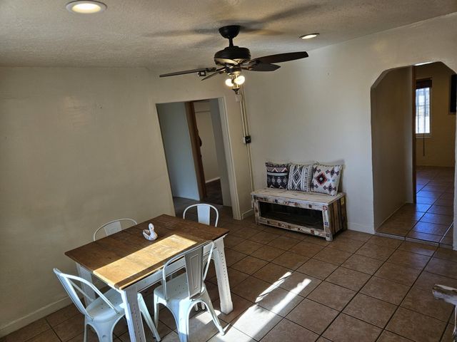 534 MISSION Avenue NE, Albuquerque, NM 87107