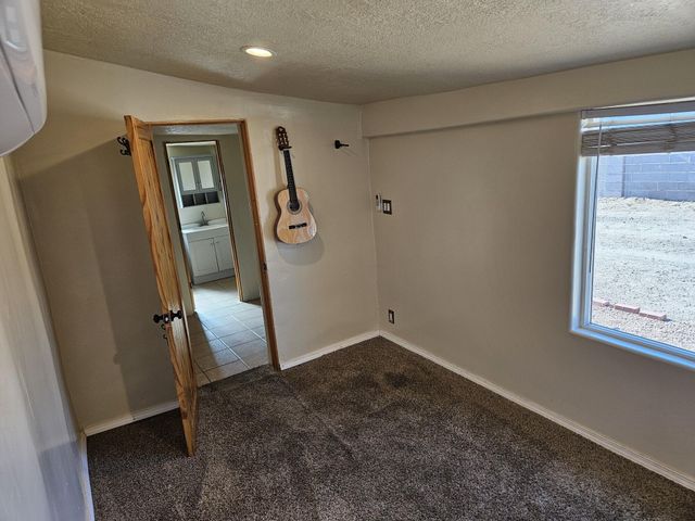 534 MISSION Avenue NE, Albuquerque, NM 87107